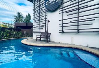 Garden Apartments allows 18 year olds to book a room