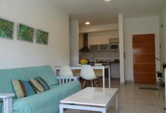 Departamento de dos ambientes a 60 metros de la plaza de Adrogu   has Balcony rooms