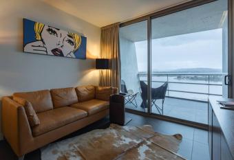 The Jagera by Parbery Property has Balcony rooms