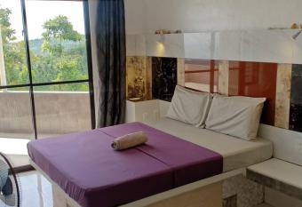 Philippine Sunrise North Cebu Mountain Earthship has Balcony rooms