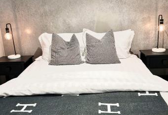 Welcome to the Woolstore has Balcony rooms