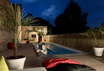 C  t   Hygge allows 18 year olds to book a room