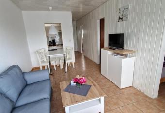 Feriengarten Dahme W 7 allows 18 year olds to book a room