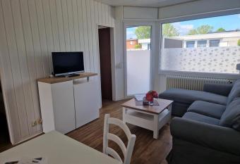 Feriengarten Dahme W 4 allows 18 year olds to book a room