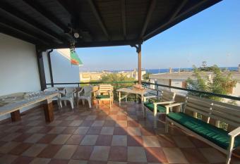 Villa Chia    allows 18 year olds to book a room