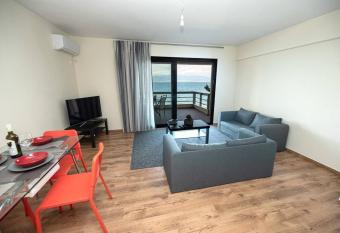 Seacoast Apartments 1 ! has Balcony rooms