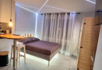 Apparemment de d  tente en couple avec sauna allows 18 year olds to book a room