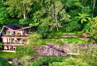 Villa Jado 3 has Balcony rooms