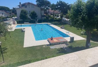 VEGA BILOCALE CON PISCINA E TERRAZZA has Balcony rooms