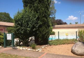 Toulouse T1 proche M  t  o France - piscine parking has Balcony rooms