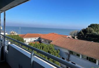 Superbe appartement Arcachon vue sur le bassin has Balcony rooms