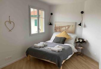     Hortense     allows 18 year olds to book a room