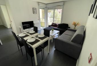 T5 4 chambres Gratte ciel, Villeurbanne, meubl   has Balcony rooms