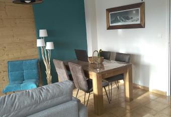 4 saisons has Balcony rooms