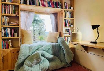 Dhyanasadan Cottage - Discover serenity in the Himalayas has Balcony rooms