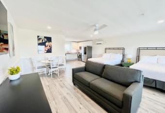 Saltwater Sundown Ada Queen Suite 103- Pet Friendly has Balcony rooms
