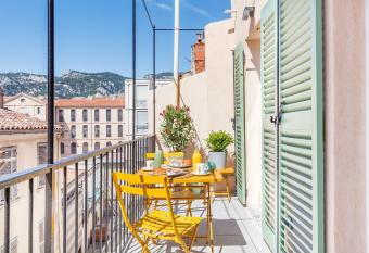 Roche 4 allows 18 year olds to book a room