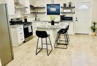 Beautiful 2BR Apartment has Balcony rooms