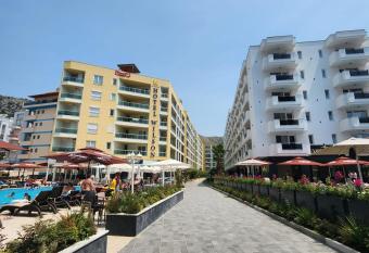 Low Cost Banesa Kosovare has Balcony rooms