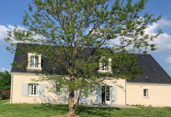 Maison familiale entre Beauval & Chambord has Balcony rooms
