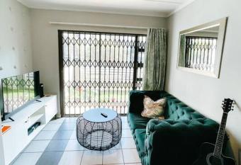 Trendy & Homely Sandton Apartment has Balcony rooms