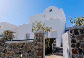 Ageri Suite has rooms with a private hot tub