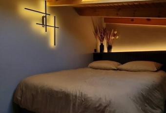 Matchbox, 4 season house has Balcony rooms