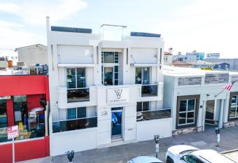 Sw Beach Hotel has Balcony rooms