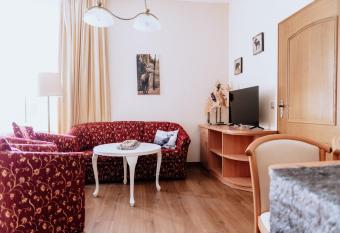 Ferienwohnung am Kurpark has Balcony rooms