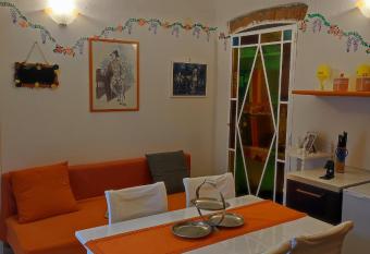 Maison Platone Centre has Balcony rooms