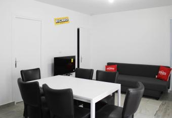 Charming house with an outdoor terrace allows 18 year olds to book a room