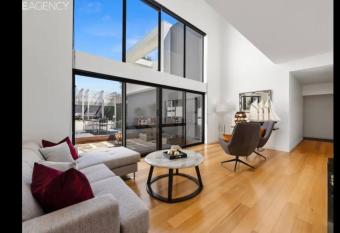 Renison house has Balcony rooms