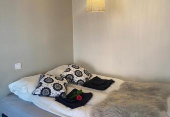 Moderni yksi   huippu sijainnilla has Balcony rooms