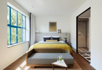 Morgan & Mees Rotterdam has Balcony rooms