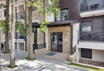 Velika Recepcija 19 allows 18 year olds to book a room