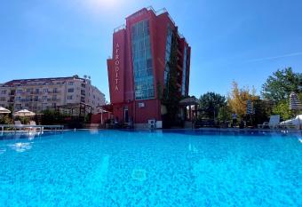 Afrodita 1 - Menada Apartments allows 18 year olds to book a room