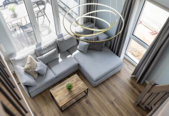 Sturmfrei Galerie 3 has Balcony rooms