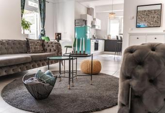 Moderne Wohnung im Herzen Offenbachs has Balcony rooms