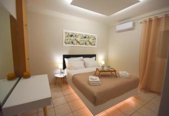 K&C Rooms- Apartments has Balcony rooms