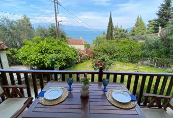 Villa Asproneri Beach, Kamena Vourla has Balcony rooms
