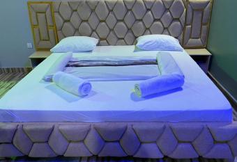 IREBERO DREAM HOME allows 18 year olds to book a room