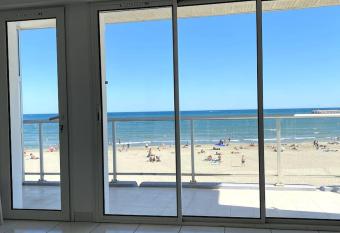 Bel Appartement en front de mer -Palavas les Flots has Balcony rooms