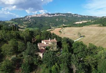 Villa le Venezie has rooms with a private hot tub
