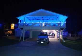 Kickapoo Kottage has Balcony rooms