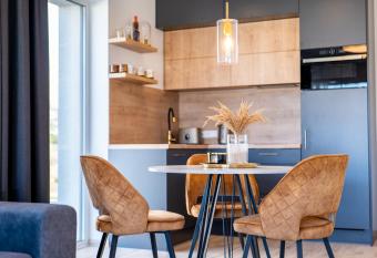 Mano J  ra 2 has rooms with a private hot tub