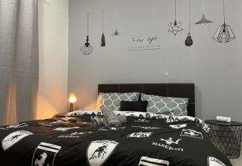 Meridian Medini Studio                                   allows 18 year olds to book a room