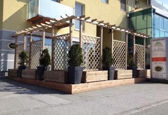 Kitzsteinhorn View The Suites Appartements & Relax has Balcony rooms