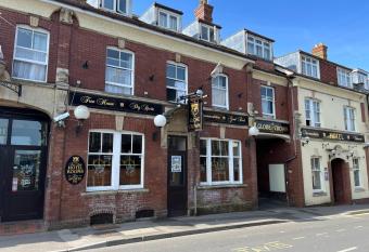 Globe allows 18 year olds to book a room