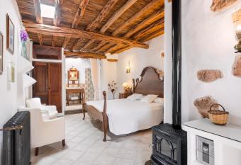 Agroturismo Can Gall has Balcony rooms