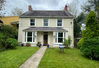 Homecroft allows 18 year olds to book a room